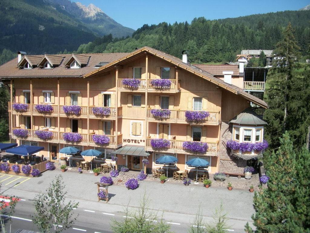 Hotel Vallechiara Моена Екстериор снимка