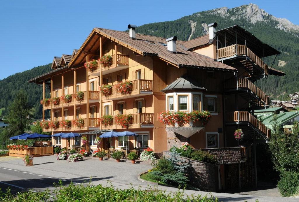 Hotel Vallechiara Моена Екстериор снимка