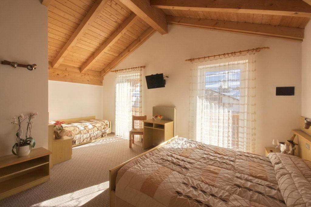 Hotel Vallechiara Моена Екстериор снимка