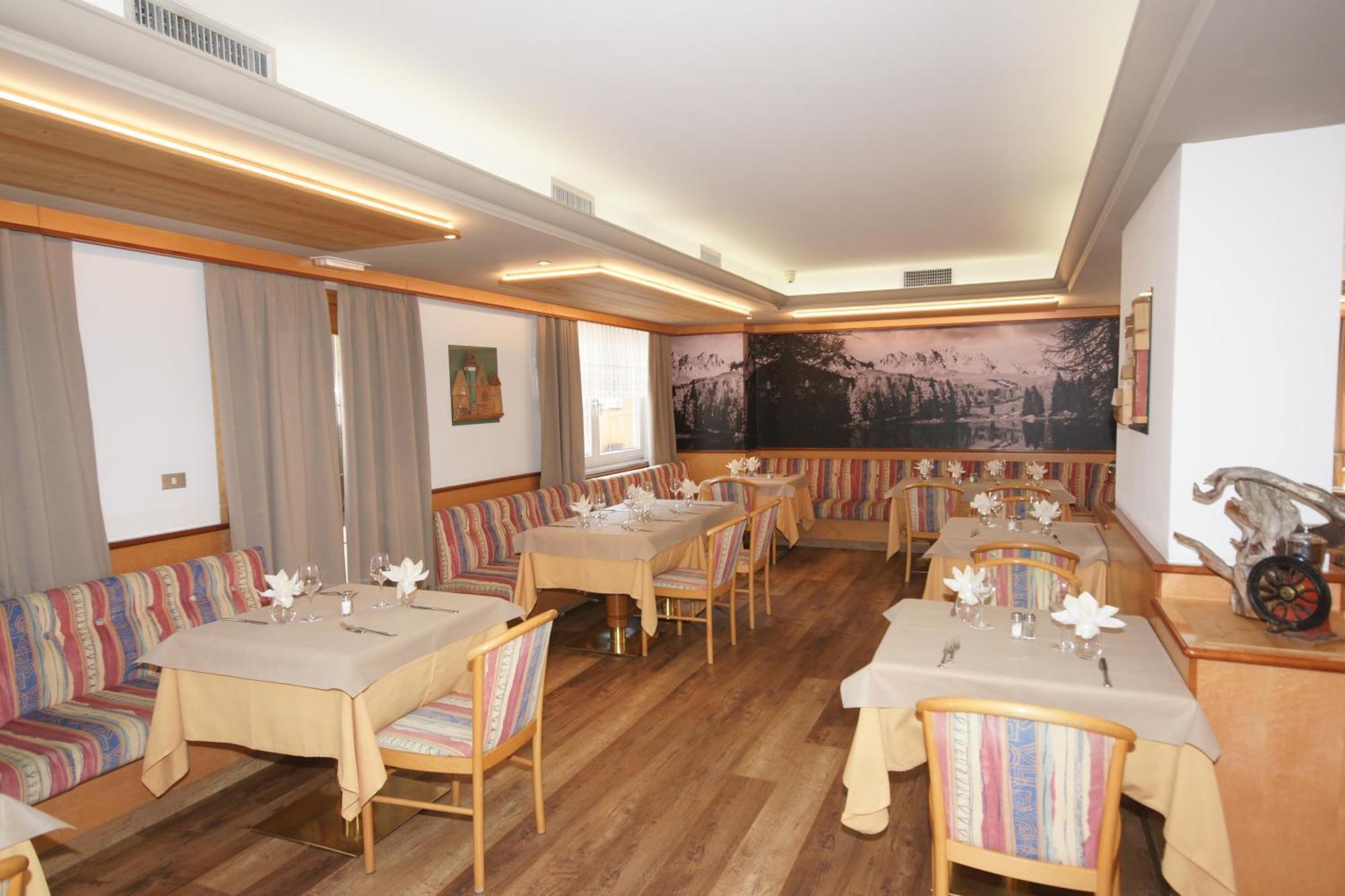 Hotel Vallechiara Моена Екстериор снимка
