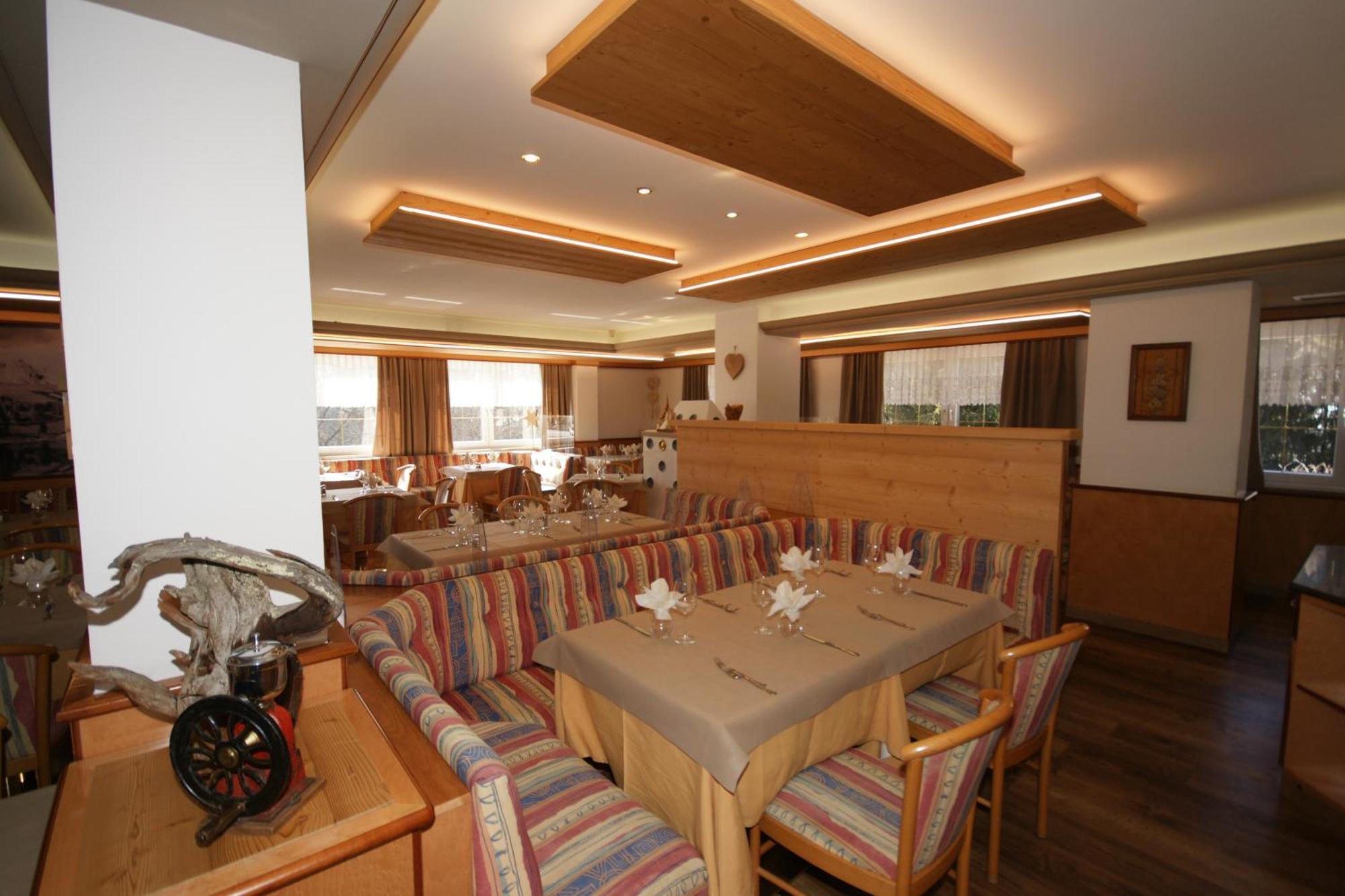 Hotel Vallechiara Моена Екстериор снимка